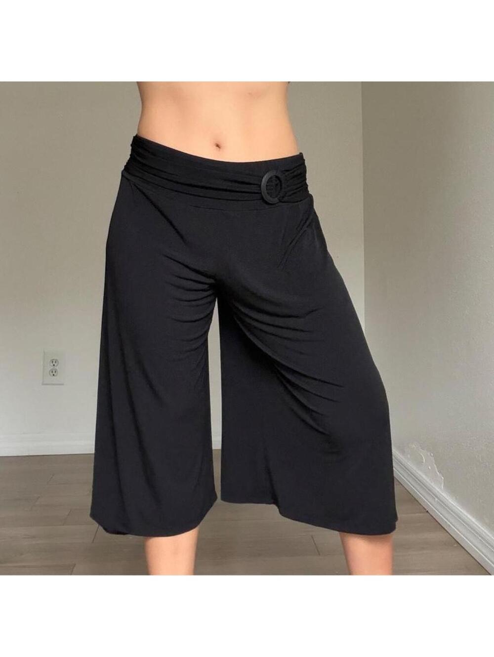 Y2K CHIC COQUETTE CAPRIS